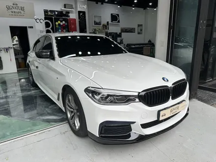 bmw 5시리즈 g30 크롬죽이기 루프스킨 랩핑!! / 수원시 영통구 매탄동