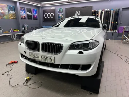 사틴 화이트 bmw 5시리즈 랩핑 / 수원시 영통구 매탄동