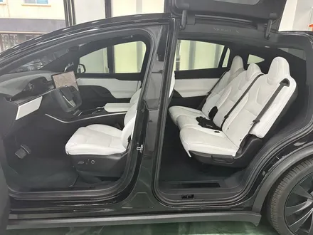 테슬라 Model x 유광 제트블랙 랩핑! 도어 안쪽까지 색상변경!! / 수원시 영통구 매탄동