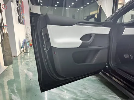 테슬라 Model x 유광 제트블랙 랩핑! 도어 안쪽까지 색상변경!! / 수원시 영통구 매탄동