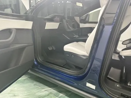 테슬라 Model x 유광 제트블랙 랩핑! 도어 안쪽까지 색상변경!! / 수원시 영통구 매탄동