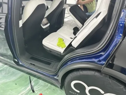 테슬라 Model x 유광 제트블랙 랩핑! 도어 안쪽까지 색상변경!! / 수원시 영통구 매탄동
