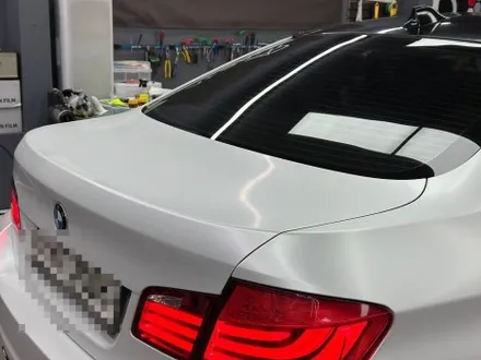 사틴 화이트 bmw 5시리즈 랩핑 / 수원시 영통구 매탄동