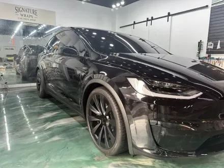 테슬라 Model x 유광 제트블랙 랩핑! 도어 안쪽까지 색상변경!! / 수원시 영통구 매탄동