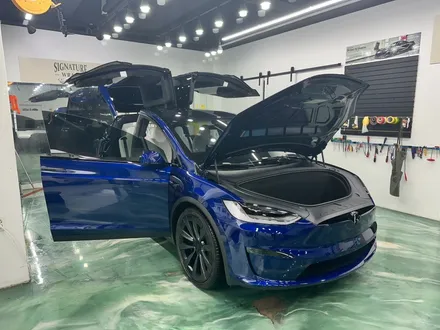 테슬라 Model x 유광 제트블랙 랩핑! 도어 안쪽까지 색상변경!! / 수원시 영통구 매탄동