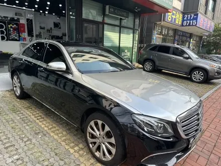 용인 벤츠 e클래스 랩핑 제거 후 샴페인골드 투톤랩핑 재시공 / 수원시 영통구 매탄동