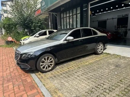 용인 벤츠 e클래스 랩핑 제거 후 샴페인골드 투톤랩핑 재시공 / 수원시 영통구 매탄동