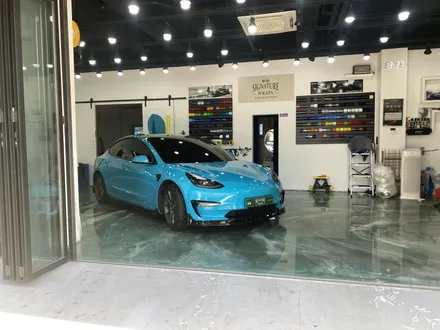 동탄랩핑 테슬라 모델3 고광택 엠씨필름 자동차랩핑 시공후 바디킷 장착 / 수원시 영통구 매탄동