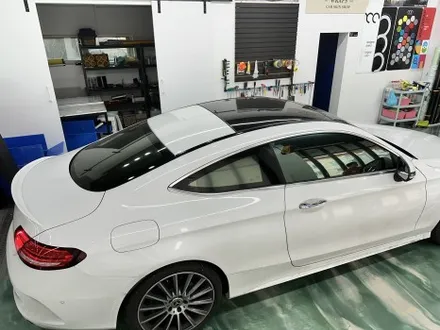 벤츠 c클래스 c200 루프스킨 랩핑 시공 / 수원시 영통구 매탄동