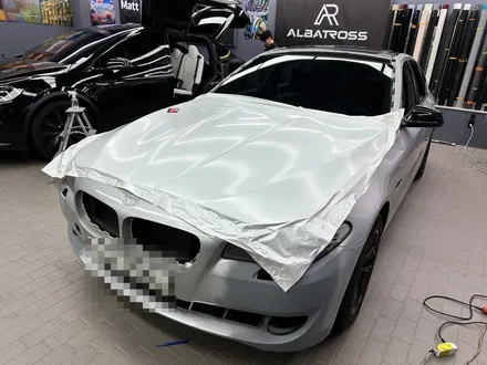 사틴 화이트 bmw 5시리즈 랩핑 / 수원시 영통구 매탄동