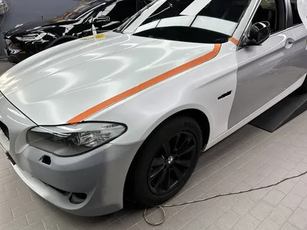 사틴 화이트 bmw 5시리즈 랩핑 / 수원시 영통구 매탄동