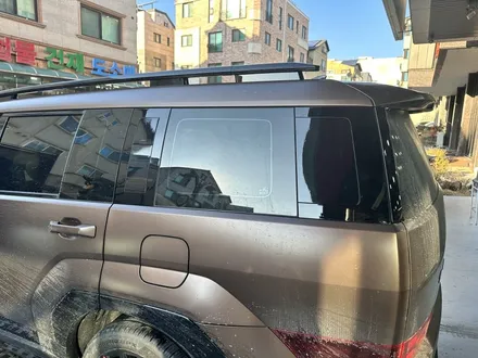 신형 디올뉴 산타페 mx5 어시스트핸들 크롬죽이기 랩핑 엠블럼 교체! / 수원시 영통구 매탄동