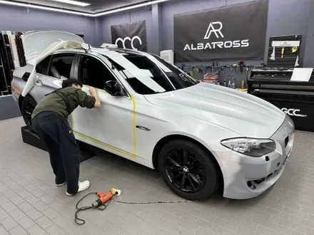 사틴 화이트 bmw 5시리즈 랩핑 / 수원시 영통구 매탄동