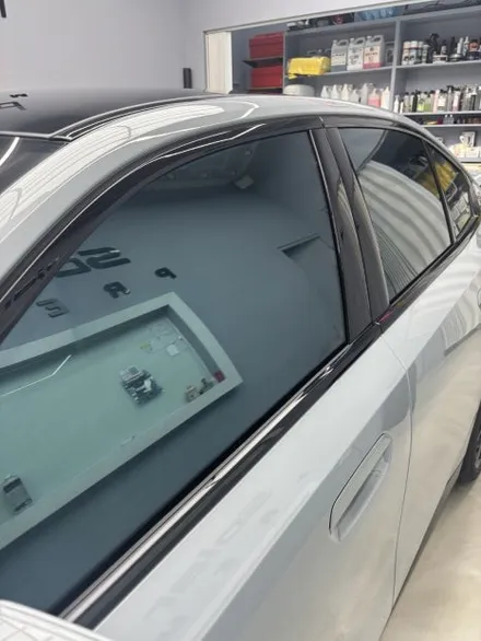 영종도 BMW 530i (G60) 레이니블루와 함께하는 신차 썬팅 패키지 / 인천 중산동