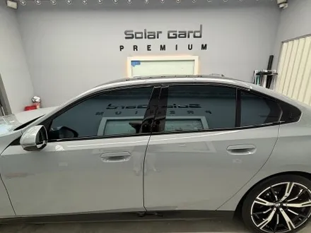 영종도 BMW 530i (G60) 레이니블루와 함께하는 신차 썬팅 패키지 / 인천 중산동
