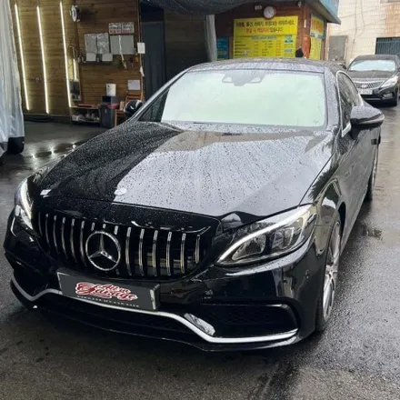 벤츠 w205 c클래스 c200 쿠페 신형 벤츠 AMG카본D컷핸들 교체 / 서울 용산 중구