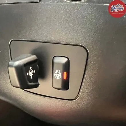 BMW F10 5시리즈 520D 정품 M열선핸들 교체로 핸들디자인 변경 / 서울 용산 중구