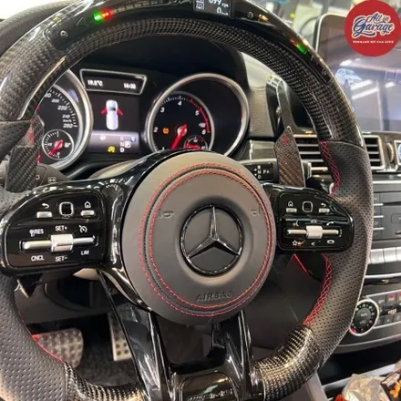 벤츠 X166 GLS350D / 신형벤츠 카본D컷LED퍼포먼스 AMG핸들 교체시공 / 서울 용산 중구