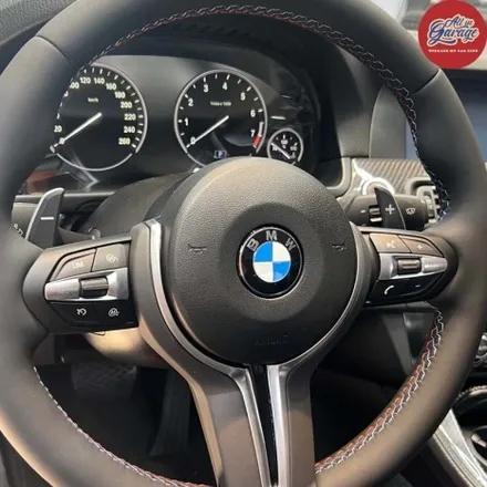 BMW F10 5시리즈 528i / 정품 M핸들풀옵션(열선진동) 교체작업 / 서울 용산 중구
