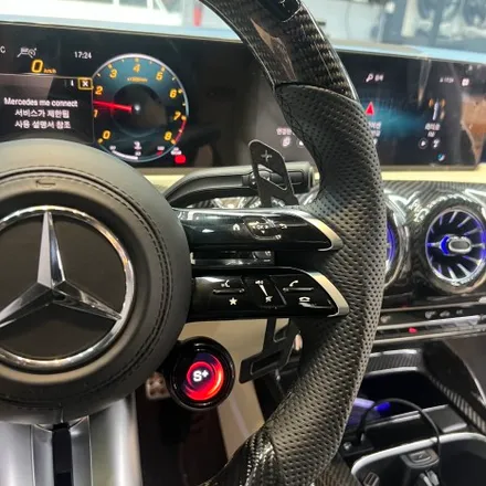 벤츠 CLA45S AMG 잠자리핸들 마그네틱패들쉬프트으로 업그레이드했습니다. / 서울 용산 중구