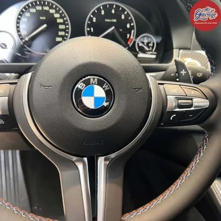 BMW F10 5시리즈 528i / 정품 M핸들풀옵션(열선진동) 교체작업 / 서울 용산 중구