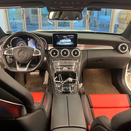 벤츠 W205 C63쿠페 AMG카본핸들 D컷 + 송풍구엠비언트 1열 시공으로 드라마틱한 변화 / 서울 용산 중구