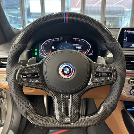 BMW X6M 25년식 페이스리프트 신형 M카본핸들 디컷 교체 / 서울 용산 도원동