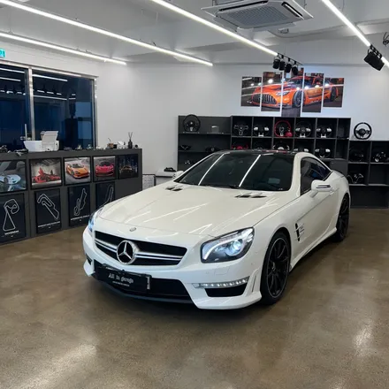 벤츠 R231 SL63AMG  22 벤츠최신형 잠자리AMG핸들로 교체시공을 하였습니다 / 서울 용산 중구