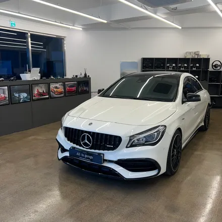 벤츠 C117 CLA45AMG 2018 22 벤츠 잠자리AMG핸들 카본D컷스타일로 교체 / 벤츠 / CLA-클래스 C117 / 서울 용산 중구