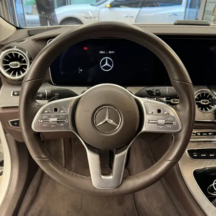 벤츠 C257 CLS 2020 22벤츠 잠자리AMG핸들로 디자인을 변경하였습니다 / 서울 용산 중구
