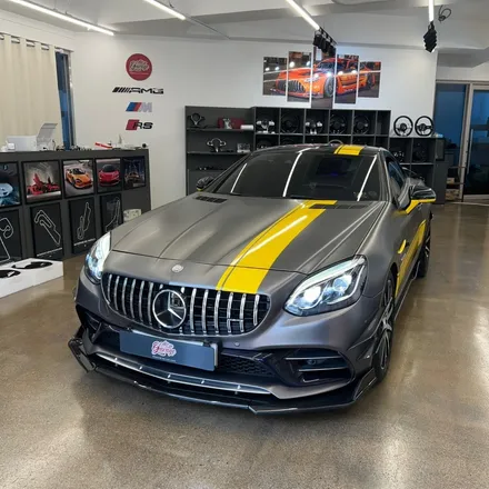 벤츠 R172 SLC43AMG 브라부스 카본요크핸들 스타일로 작업을 하였습니다 / 서울 용산 중구