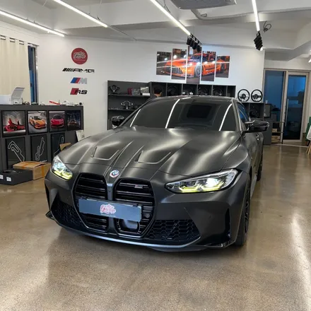 BMW G82 M4컴페티션 M핸들 색상맞춤과 카본D컷디자인으로 교체하다 / 서울 용산 중구