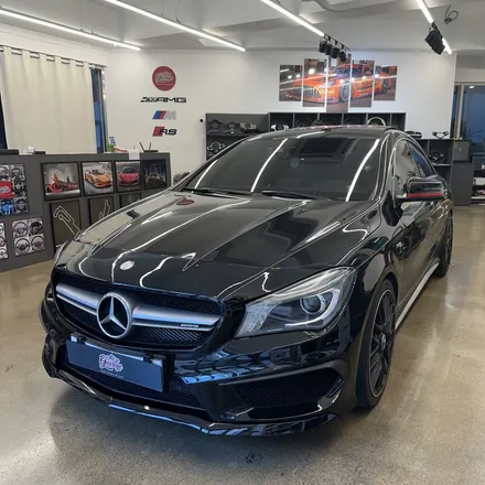 벤츠 C117 CLA45AMG 잠자리핸들 카본D컷 교체로 한층 업그레이드된 실내 / 서울 용산 도원동