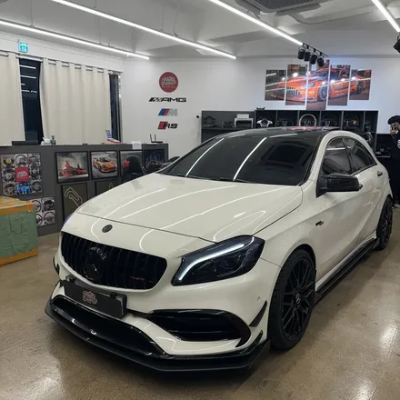 [올인게러지] 벤츠 W176 A45AMG 최신형 잠자리 카본핸들 LED퍼포먼스 마그네틱패들쉬프트까지 끝판왕입니다 / 서울 용산 도원동