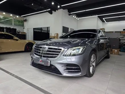 벤츠 W222 S클래스 후기형의 완벽한 변신, 최신형 잠자리 AMG 핸들 교체로 실내 감성 업그레이드! / 서울 용산 도원동