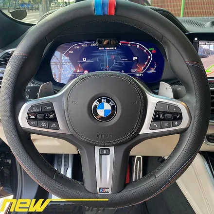 [올인게러지] bmw g06 x6 m50i 순정핸들,신형 카본 m핸들 교체 작업 정품카본핸들교체작업.커스텀핸들 BMW G바디 / 서울 용산 중구
