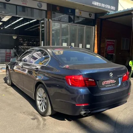 BMW F10 5시리즈 528i / 정품 M핸들풀옵션(열선진동) 교체작업 / 서울 용산 중구