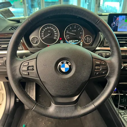 BMW F30 320D 순정핸들에서 M카본핸들로 디자인을 업그레이드 했습니다 / 서울 용산 중구