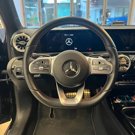 벤츠 W177 A35AMG 22 벤츠 잠자리AMG핸들 OLED어질리티셀렉트를 적용 / 벤츠 / A-클래스 W177 / 서울 용산 중구