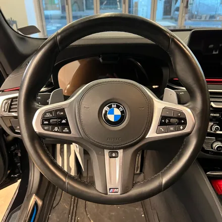 BMW [G30] 5시리즈 530I M카본핸들 교체 시공으로 꾸며봤습니다 ID7 버젼 / BMW / 5시리즈 (G30) / 서울 용산 중구