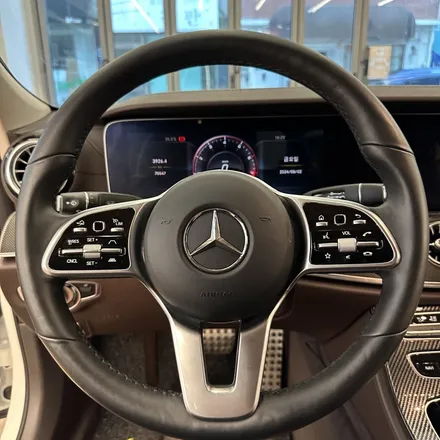 벤츠 C257 CLS400D 색상맞춤 브라운 잠자리핸들 장착으로 더욱 멋있어진 실내 분위기 연출 / 서울 용산 도원동