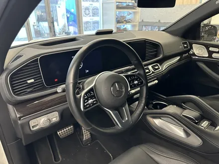 벤츠 W167 GLE400모델 가죽 AMG핸들 로 교체했습니다 순정과 사뭇다른디자인 / 서울 용산 도원동