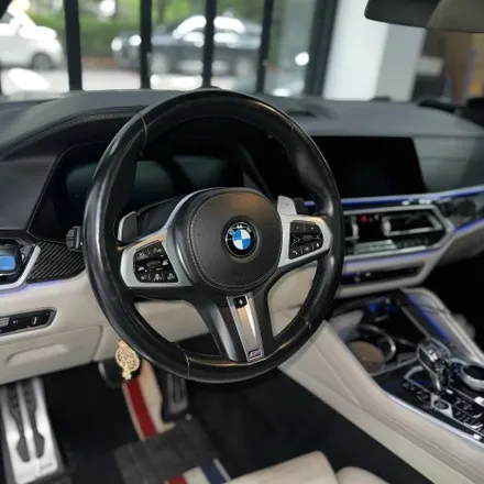 BMW X6 M50I 2021년식 최신형 M카본핸들 D컷 교체시공 M1M2까지 활성화 / 서울 용산 도원동