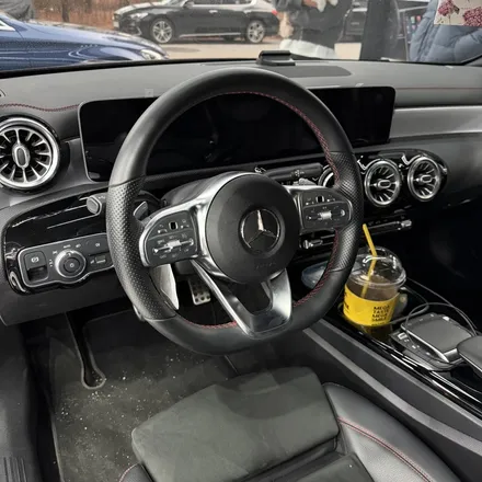 [올인게러지] 벤츠 C118 CLA250 2020년식 AMG카본핸들 블랙과 레드라인포인트 카본패들쉬프트까지 / 서울 용산 도원동