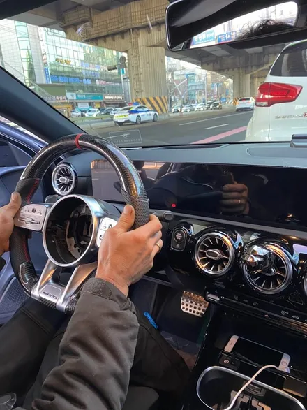 벤츠 w177 페리 a45 amg 카본핸들교체(신형.구형개조가능) / 서울 용산 도원동