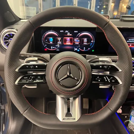 벤츠 GLB 200 AMG 잠자리핸들 교체 시공 레드스티치 ACC기능 연동 / 서울 용산 중구