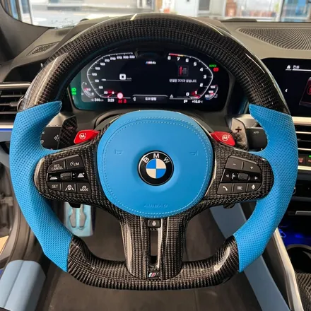 BMW G82 M4컴페티션 M핸들 색상맞춤과 카본D컷디자인으로 교체하다 / 서울 용산 중구