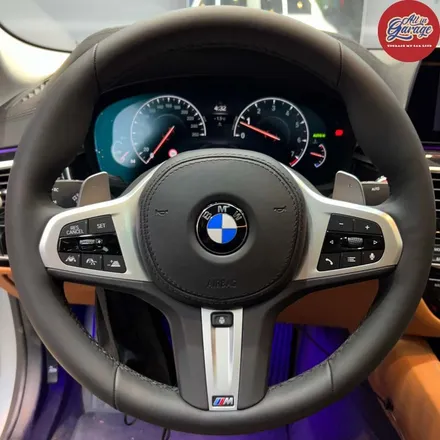 [올인게러지] BMW G30 520I . M핸들교체 . 열선기능 . 반자율ACC . 신형 M스티어링휠 / 서울 용산 중구