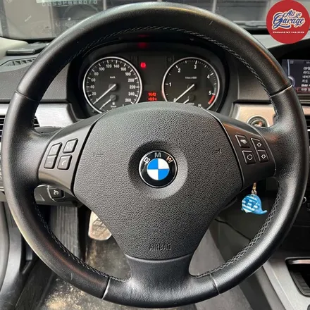 [올인게러지] BMW E90 320D / F바디 M카본핸들 교체 / 신형개조 / 순정레트로핏 / 서울 용산 중구