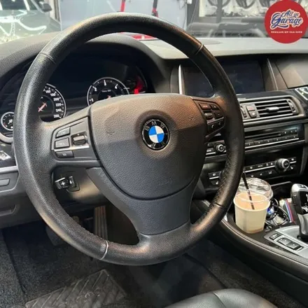 BMW F10 5시리즈 520D 정품 M열선핸들 교체로 핸들디자인 변경 / 서울 용산 중구